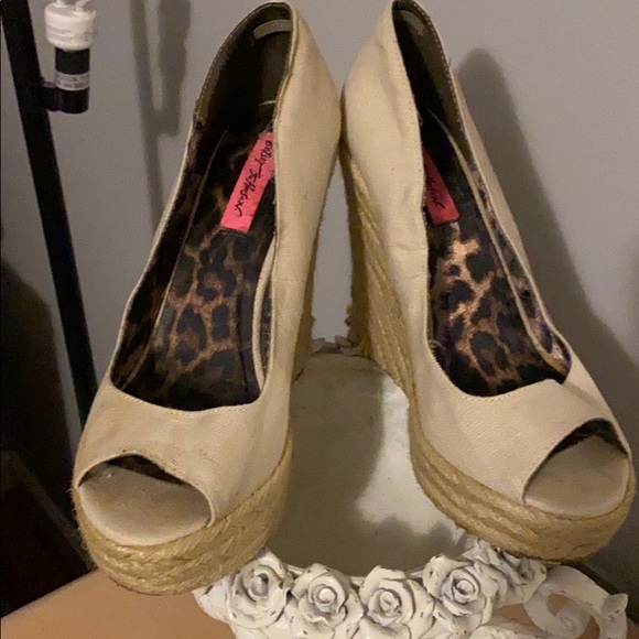 Betsy Johnson Platform Wedges size 10M - Picture 1 of 5